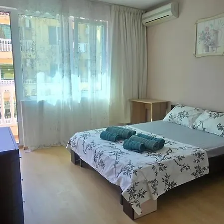алекс 2 Apartment *